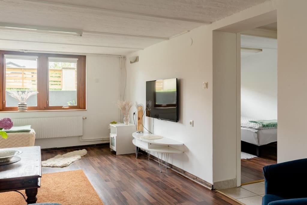 Kattarp Cellar Free Parking & Private Entrance * Malmo